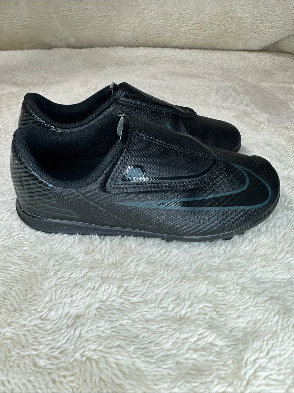 Nike Jr. Mercurial Vapor 16 Club Turf Soccer Shoes Kids Size 12C